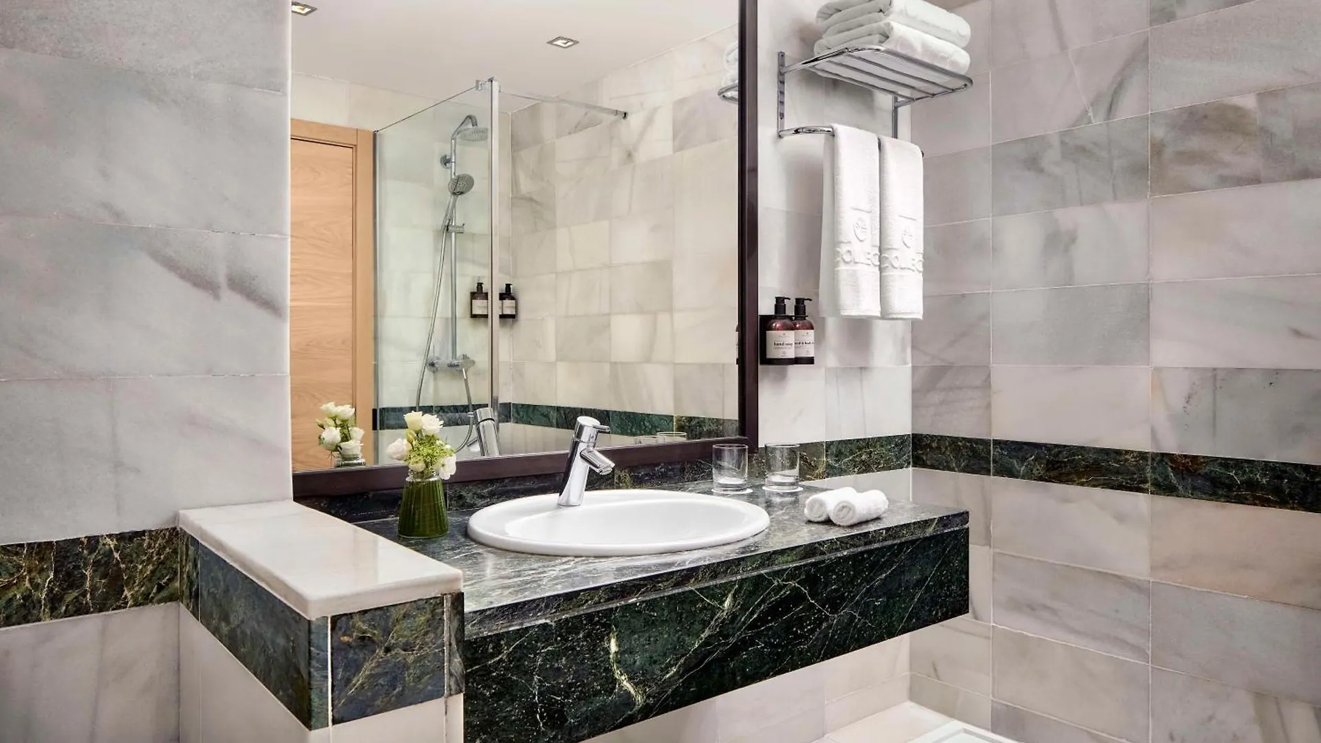 Nh Collection Amistad Cordoba 4*,  Spain